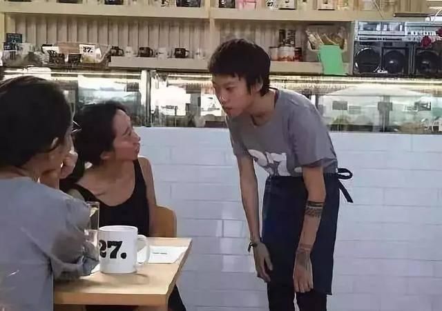 特征|“穷孩子”从行为就能看出来,幼儿园老师直言:这几个特征藏不住