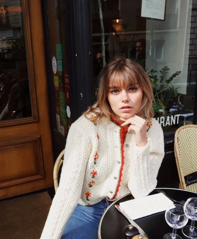 针织开衫过时？这三款简直不要太时髦