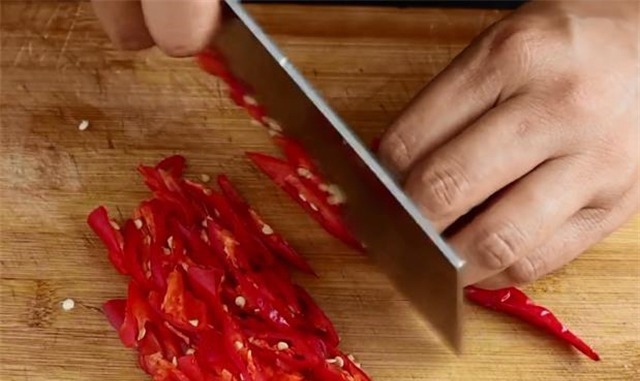 炒面很多人都做错了，大厨教你炒面的正确做法，不粘不坨，太香了