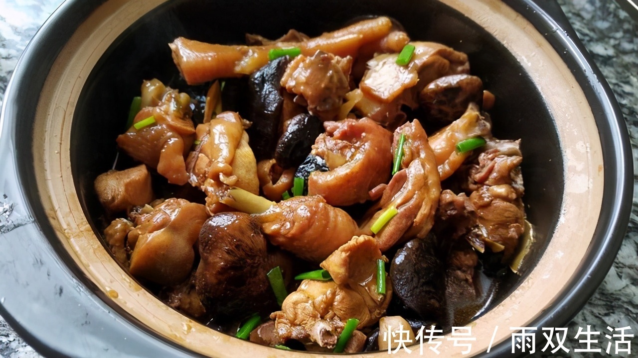 鸡肉|营养丰富的香菇炖鸡,制作简单,香气四溢