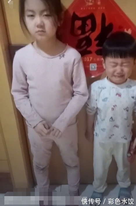 姐弟俩|姐弟俩犯错被妈妈罚,看到弟弟的脚时,瞬间笑得直不起腰