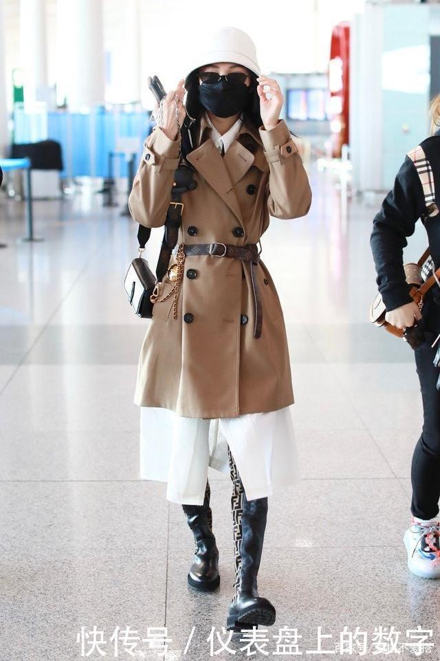 女人少穿西装吧，呆板还容易撞衫！现流行这5件外套，百搭显气质