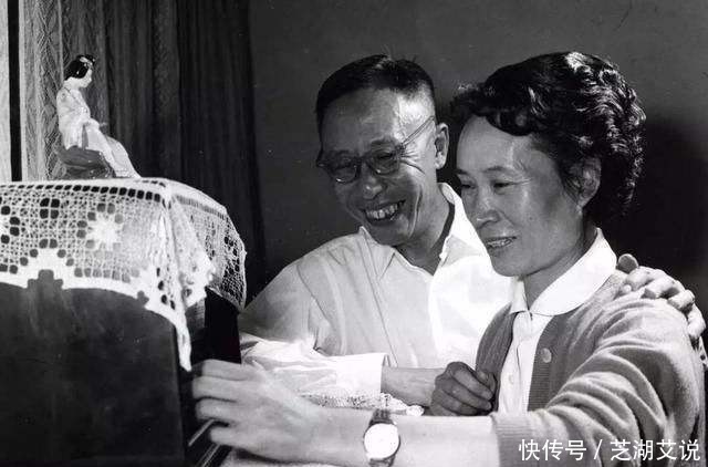 月工资|溥仪领到第一个月工资,立马上街买两样东西,不愧是当过皇帝的人