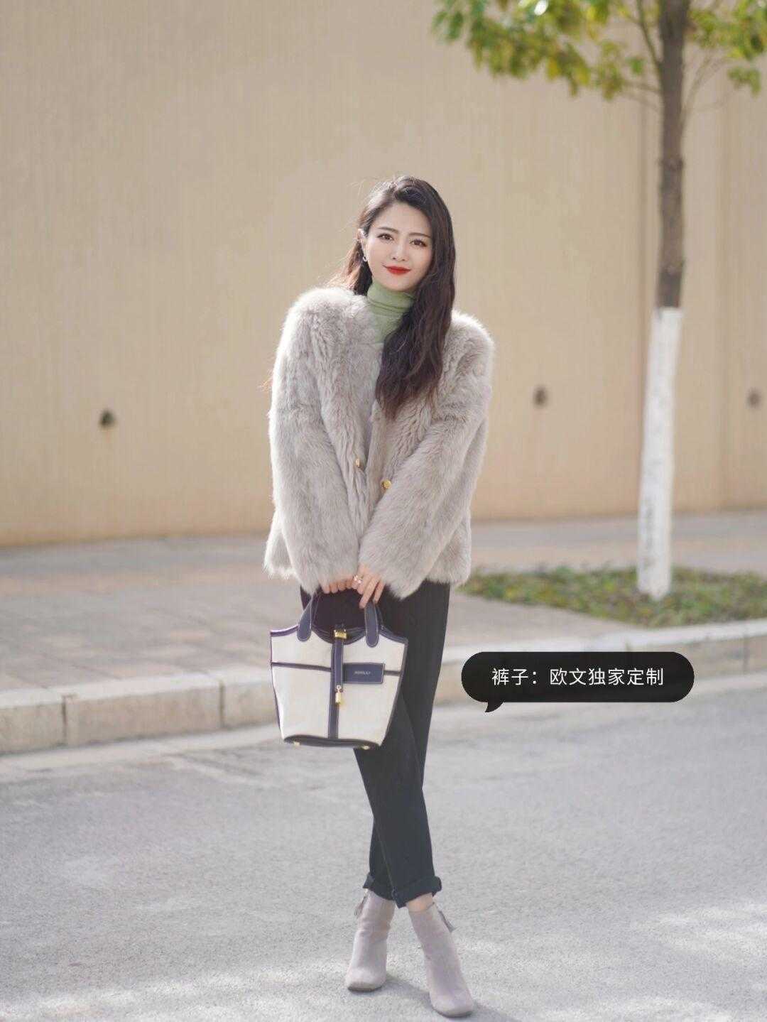 打底衫 临近新年!别再穿松垮无形的单品了!这几件干练又保暖的衣服,最好看