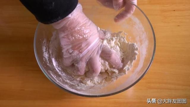 揭秘!奶黄包的家常做法,爆浆流心,软到捏不住