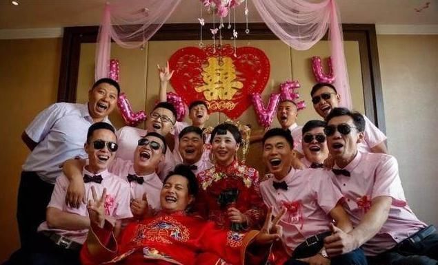 天天把歌唱 凭借《星光大道》成名,走红后撬走别人丈夫,前妻女儿公开哭诉!