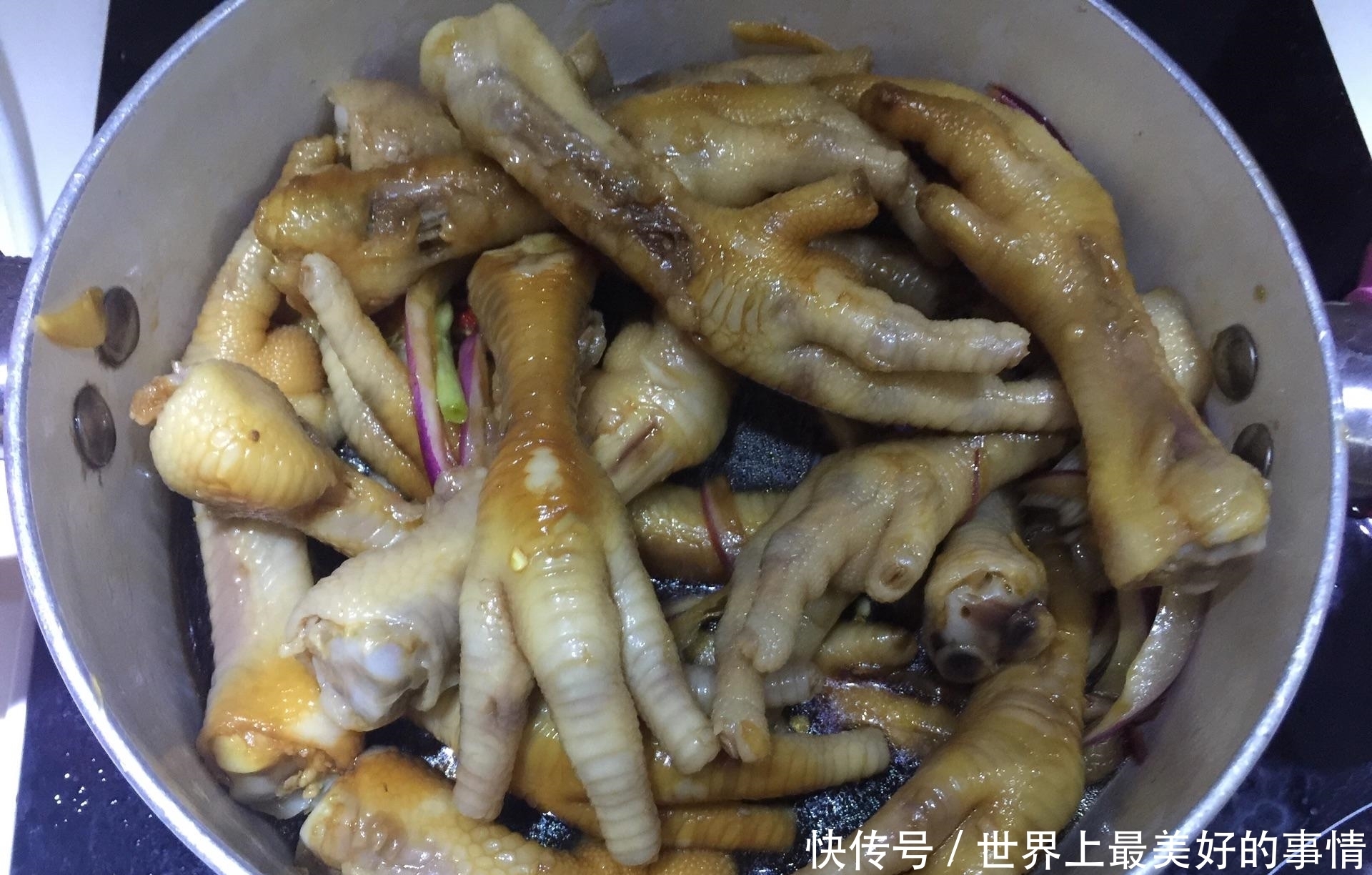 超简单又下饭的爽口凤爪,香辣开胃,一口接着一口停不下来了