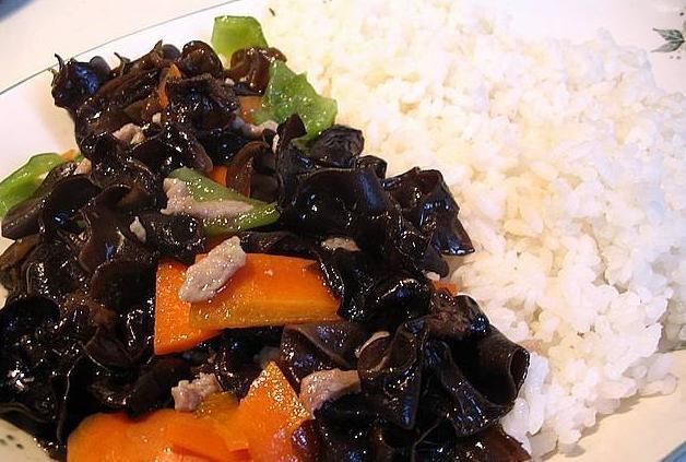 木耳|黑木耳好吃却不能瞎吃,吃黑木耳有一大禁忌,现在知道还不晚