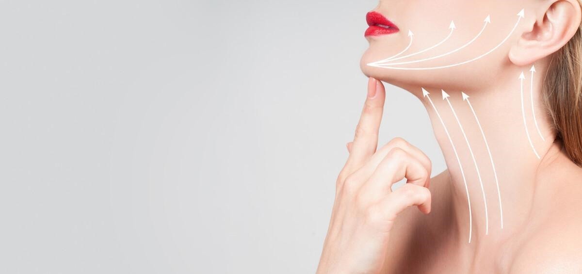 颈纹 女人逛超市看到这4种护肤品,建议多囤一点,虽然不贵,但很好用