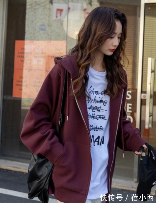 粉色 春天穿“卫衣”认准这4种高级色,显白时髦不撞衫,随便搭都好看