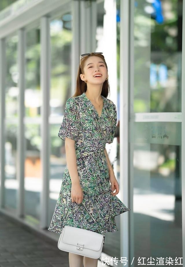 气氛|精美的西服营造出一种非常潇洒的气氛,时尚个性与风格,浪漫优雅