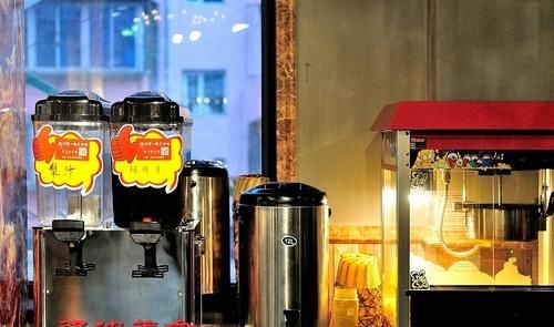 首家会飞的火锅落户沈阳，大虾火锅飞起来，小龙虾九块九