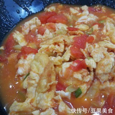 最简单常见的米饭绝配菜——西红柿炒鸡蛋（甜口！）