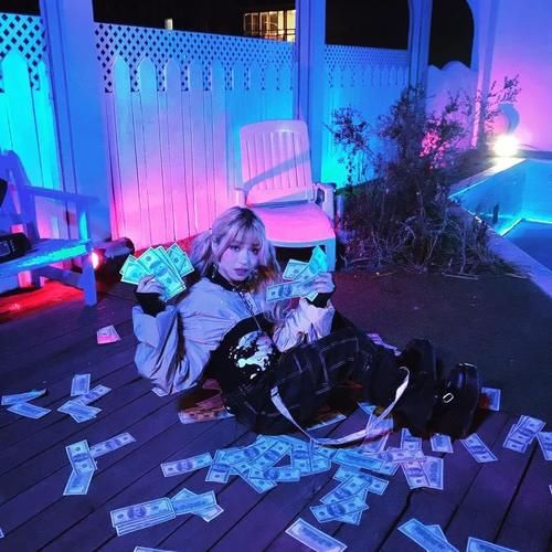 Rapper演出现场被迫ghs，摸下X、发艳照成说唱文化？