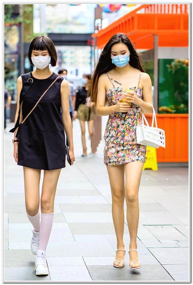 街拍|美女街拍:小姐姐有着一头优雅的长发,尖头高跟鞋优雅又成熟