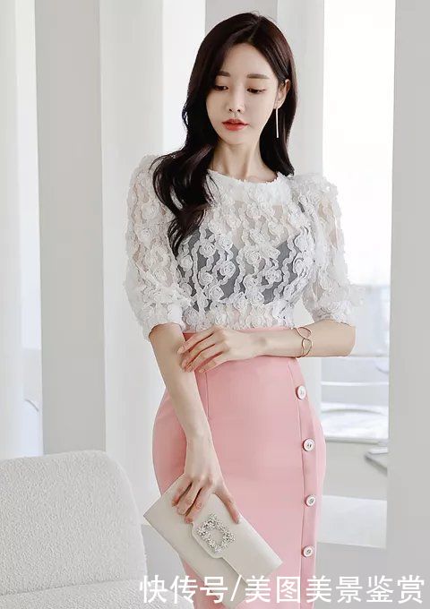 搭配|韩国女神孙允珠时尚搭配:镂空衬衣搭一体裙，彰显完美身材。