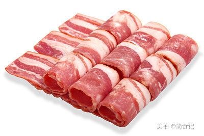 买培根时 无论什么大牌子 只要包装上有这3个字 都是合成培根 粉紫色