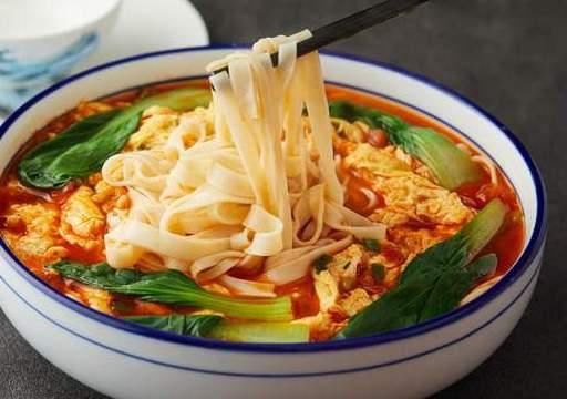  就断|手擀面为啥一煮就断？和面时多放一味料，面条爽滑劲道不易断