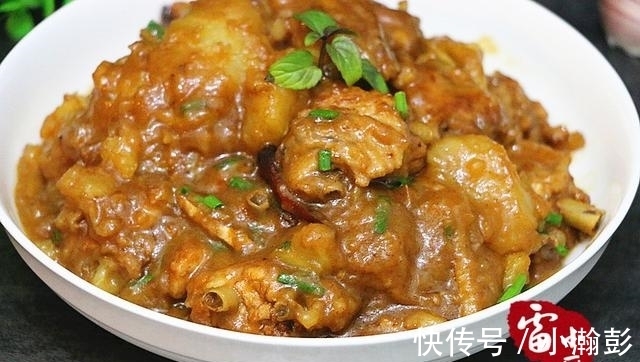 花样|鸡翅别再红烧了，换个花样加它一起烧，喷香下饭，一盘转身就没了