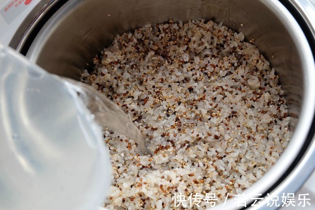 大米煮过再蒸饭，又香又软还低糖，减肥人士和糖尿病人有口福了