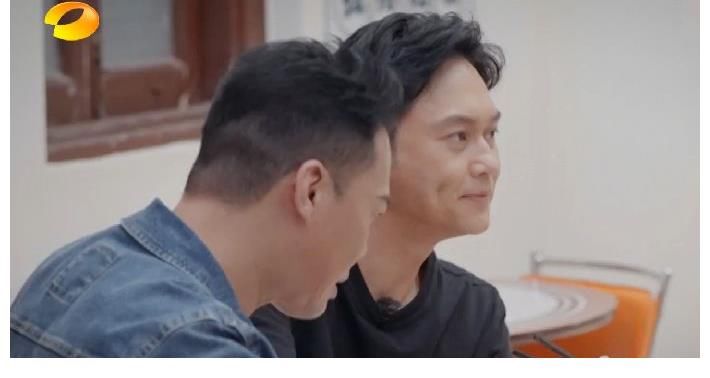 《大灣仔的夜》謝天華廚藝翻車，陳小春社恐，張智霖秒變交際花