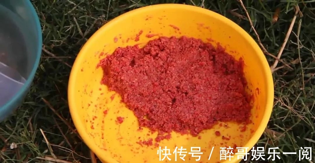 都说冷天饵料要“腥”,为啥加了也没鱼咬钩?这4个原因是关键!