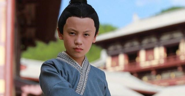 鸡蛋|帝王生病要吃公鸡蛋治病,臣子无可奈何,小孩用七个字轻易破解