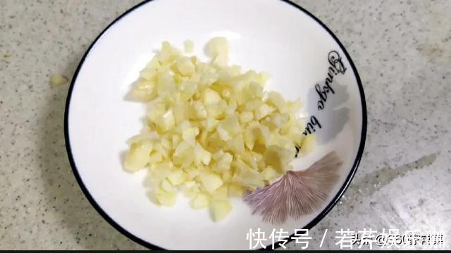 绿菜花|蒜蓉西蓝花的家常做法，清脆爽口又营养，孩子最爱吃