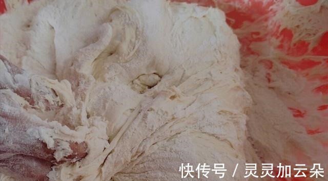 做发面包子注意这几点,做好的包子松软不塌陷,太好吃了!