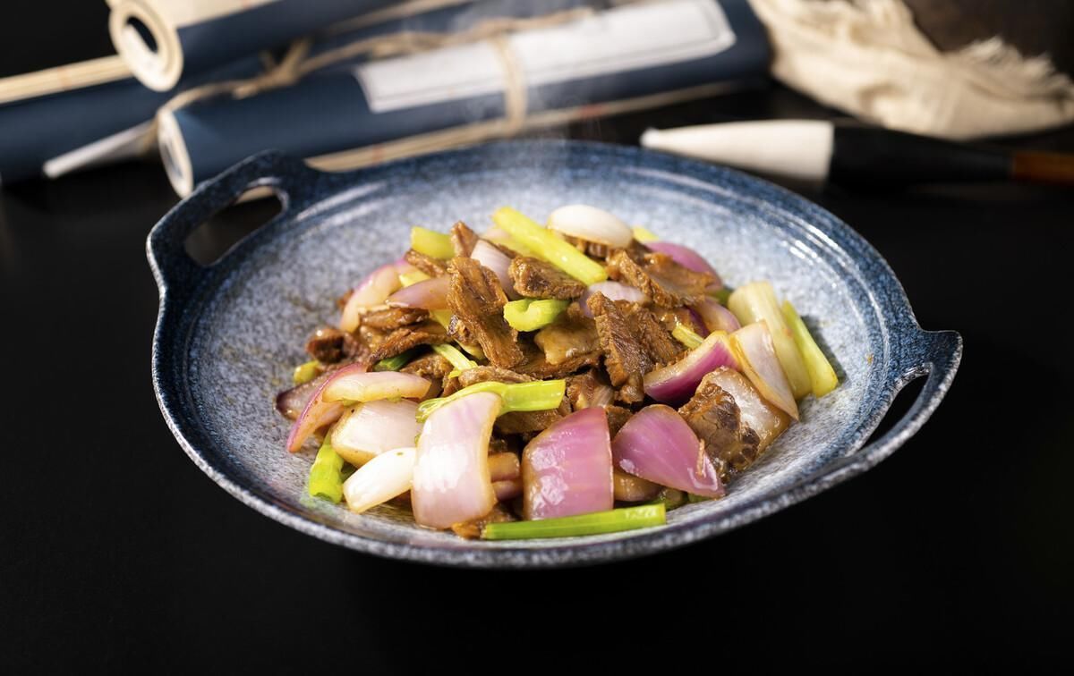 孜然粉|洋葱爆炒孜然羊肉,软嫩鲜香超入味,超赞的美味家常菜,做法简单