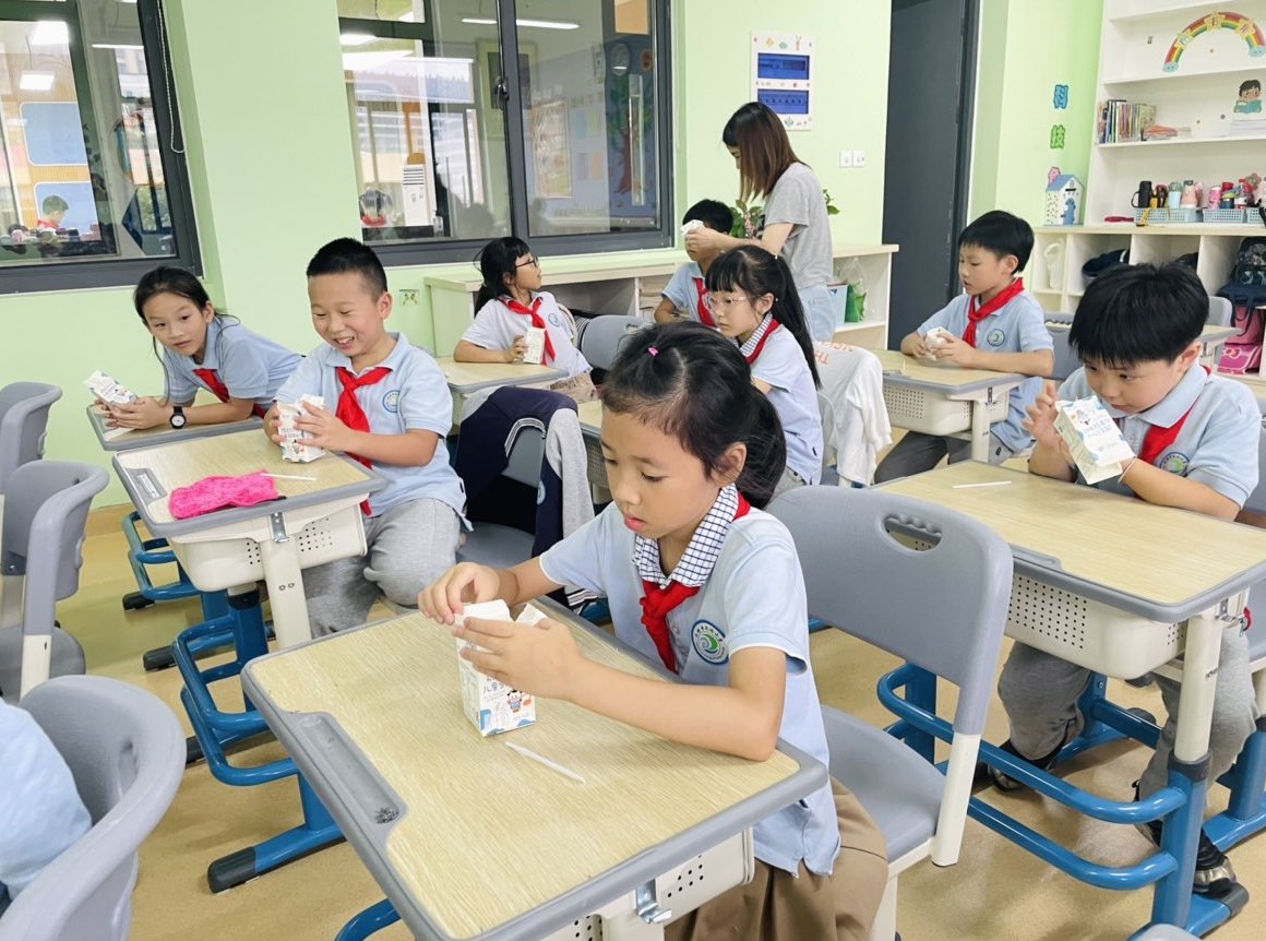 李同学|杭州市澎雅小学课间餐：暖胃给力，暖心环保