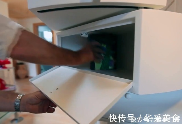 楼梯|只需一个按钮,能把立柜变成旋转楼梯,不占地又实用!