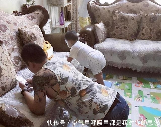 醒来|爸爸带娃,凌晨醒来儿子不见了,找到娃后哭笑不得,又自责不已