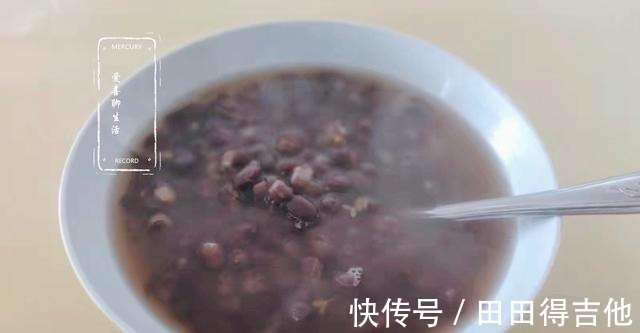 红豆|入冬了,女人每天早上喝一碗它,简单营养又香甜,热乎乎的真舒服!