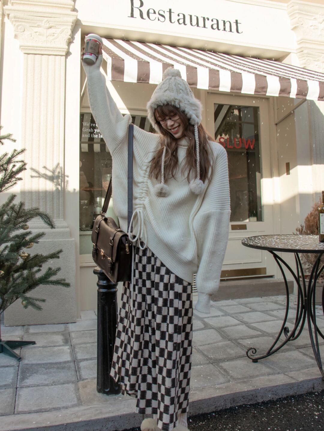 芥末绿|这才是大方得体的冬季搭配,学会4款实用毛衣,照着穿太时尚