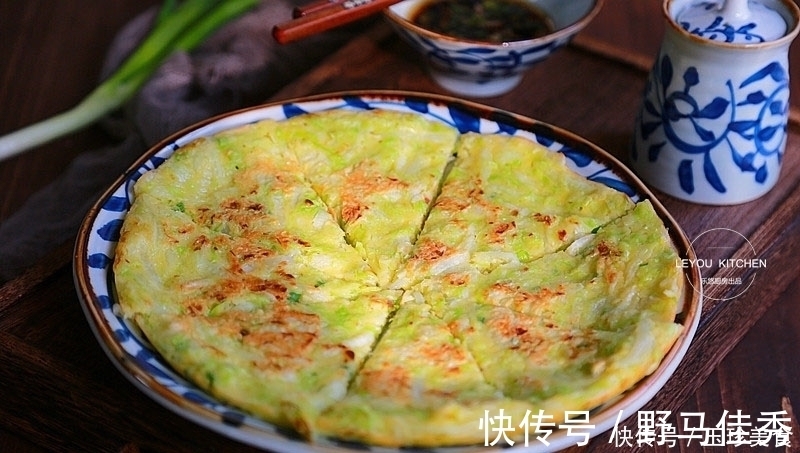 白菜丝|白菜直接用来烙饼？不用和面揉面，烙好的饼又软又香，吃了还想吃