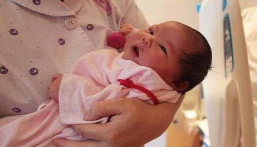 医生|孩子出生自带“金钟罩”,护士连连道喜,产妇:我生了个哪吒?