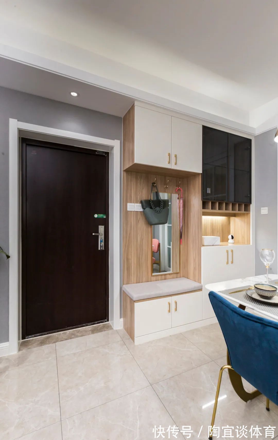 玄关|开门见厅的户型,这样装照样可以有玄关柜,比成品鞋柜更实用美观