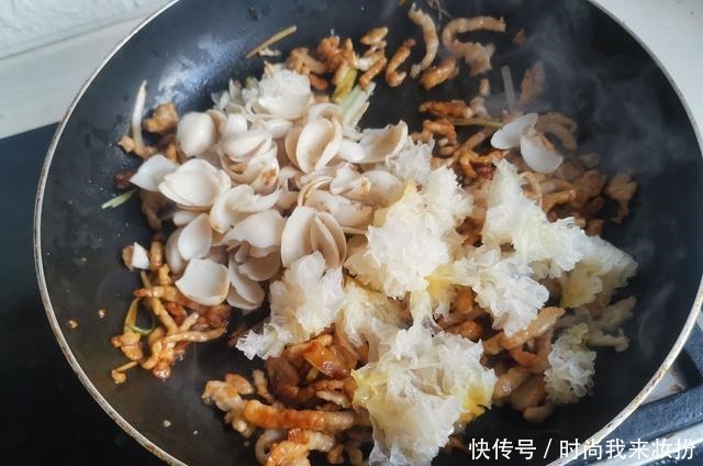 着柠檬|天冷了,少吃白菜萝卜多吃它,简单炒炒就上桌,一冬天滋润不上火