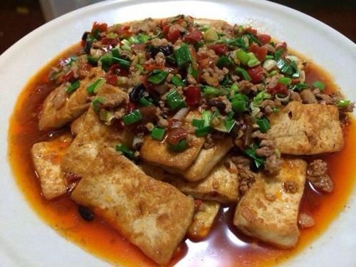  美食推荐：辣椒炒鸡，蕃茄炖牛肉，泰式椒麻鸡，家常豆腐