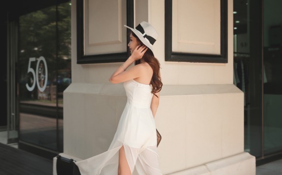  美图|晴天美图孙允珠：维也纳古典雍容抹香修长礼裙