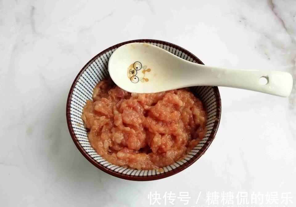 夏天|夏天就喜欢吃蒸菜，3种食材一起蒸，10分钟上桌，简单好吃营养全