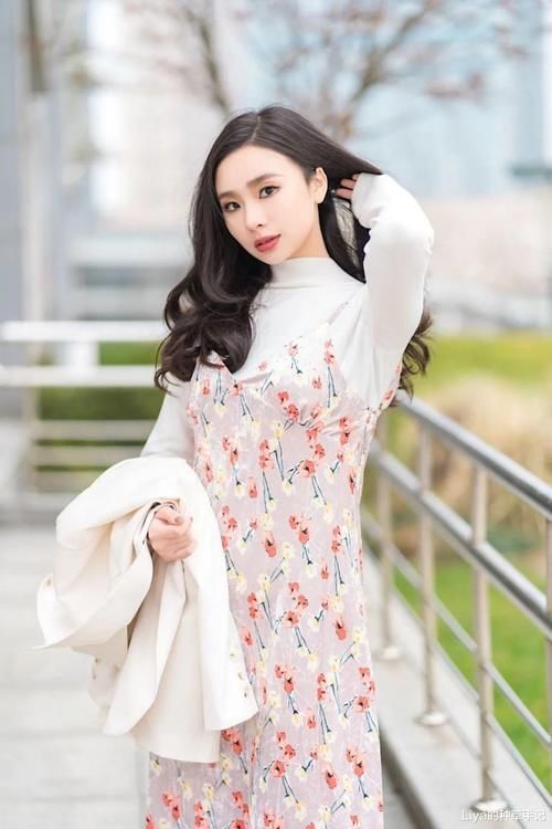 “王炸裙”好看又撩人，2021就买它！