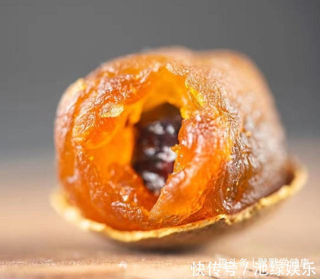 阳气|利用肚脐眼养阳,照着这样做提升阳气,秋冬少生病!