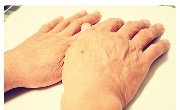  医生|50岁后是养骨关键期，医生支招：常吃3种早餐，健骨防疏松