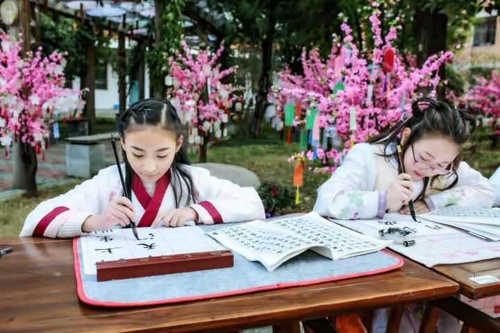  清廉诗词|罗埠镇中心小学播报丨一年一度的书法艺术节开幕了