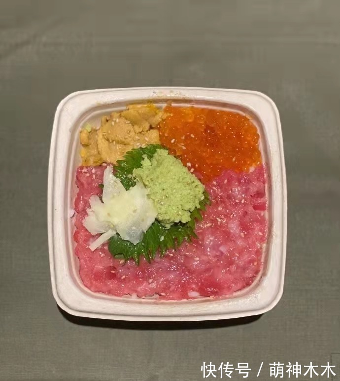 明星年夜饭来了！肖战下厨荤素搭配，关晓彤丰盛，颖儿晒春晚伙食