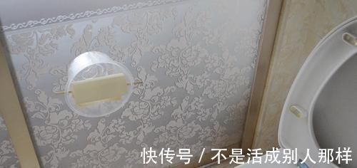 家庭|塑料打包盒上穿一根筷子,用途太棒了,解决了很多家庭困扰的烦恼