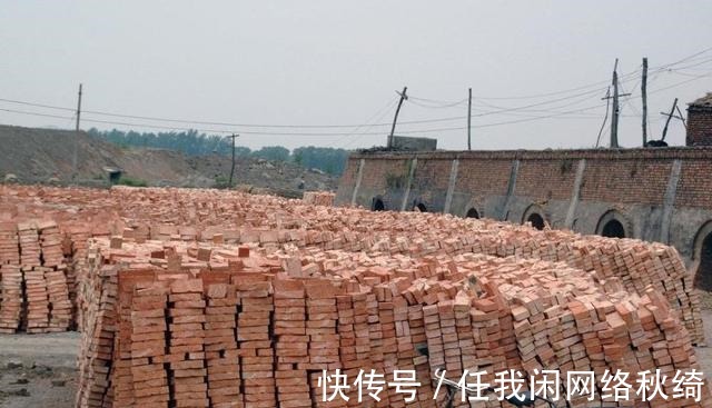 国家|过去盖房常用的红砖,为什么国家要禁用,来看它的危害就明白了