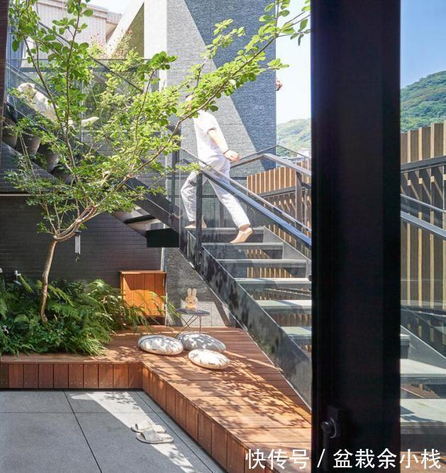 楼梯|比起楼梯装在室内，我更喜欢院里，下方铺甲板，躺下乘凉惬意极了